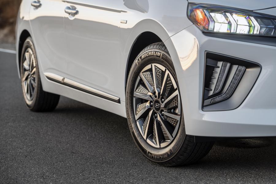 Детали экстерьера Hyundai IONIQ electric (AE) 2019 года  (NA) (фото 6 из 40)